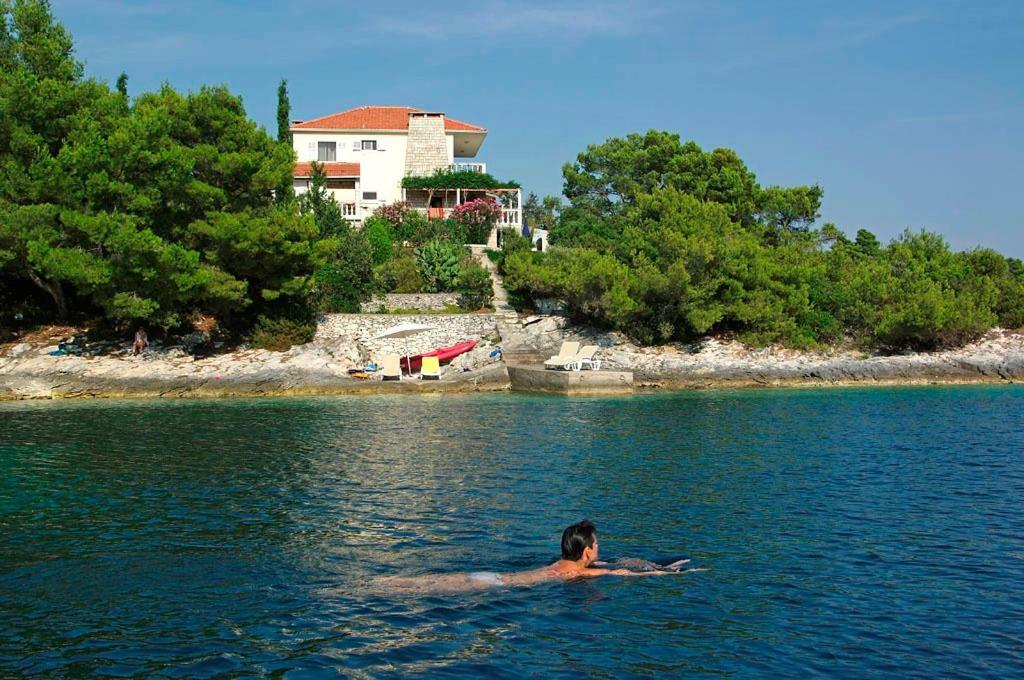 Waterfront Villa With Pool Vela Luka Exterior foto